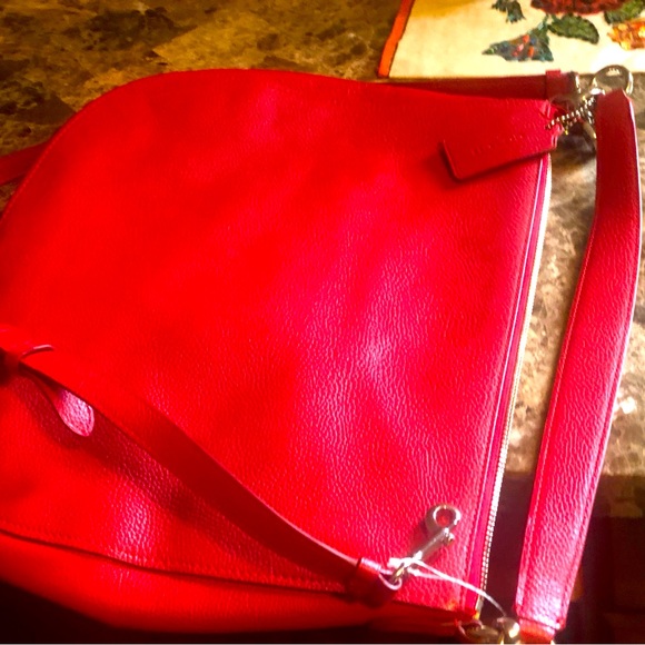 A lovely new Coach bag with tag - Picture 11 of 15